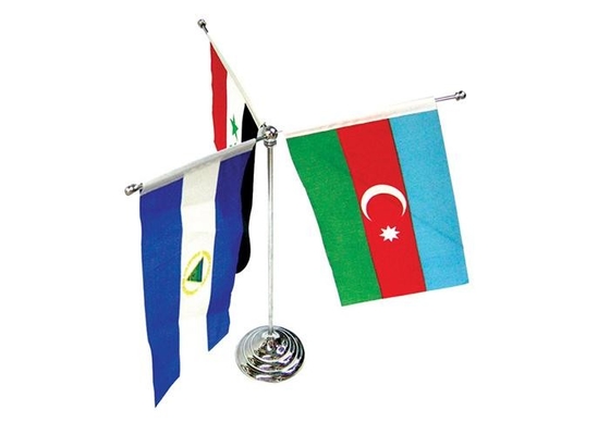 Tipo decorativo ofrecido OEM internacional de las banderas los 21*14cm de la impresión de pantalla de seda mini